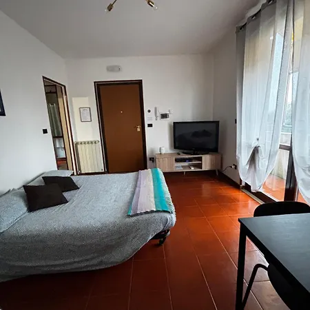 La Casa Di Jacopo A Fiumicino Маккарезе